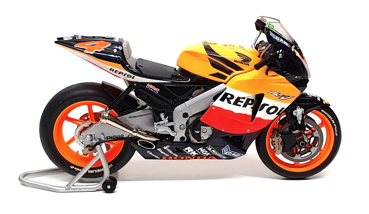 Minichamps 1/12 Scale 122 041004 - Honda RC211V Repsol #4 MotGP 2004 A. Barros