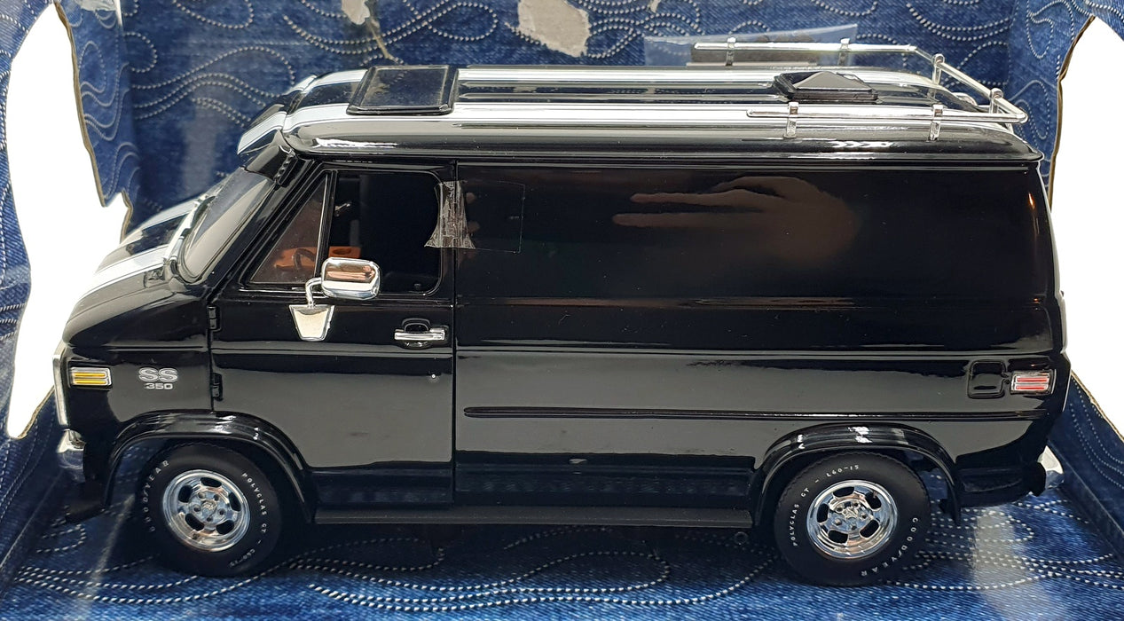HIGHWAY 61 1/16 Scale 50173 - 1974 Chevrolet Custom Van - Black/White Stripes