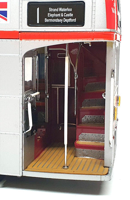 Sun Star 1/24 Scale 2906 SRM 25-850 DYE Queen's Silver Jubilee-Woolworth RM Bus