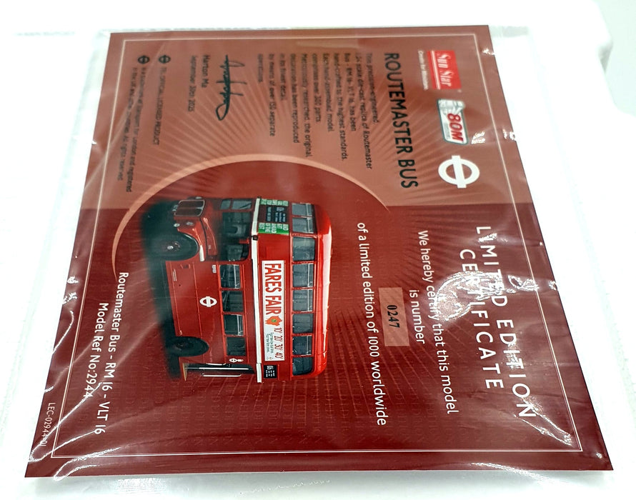 Sun Star 1/24 Scale 2944 - AEC Routemaster London Bus R106 Finsbury Park Station