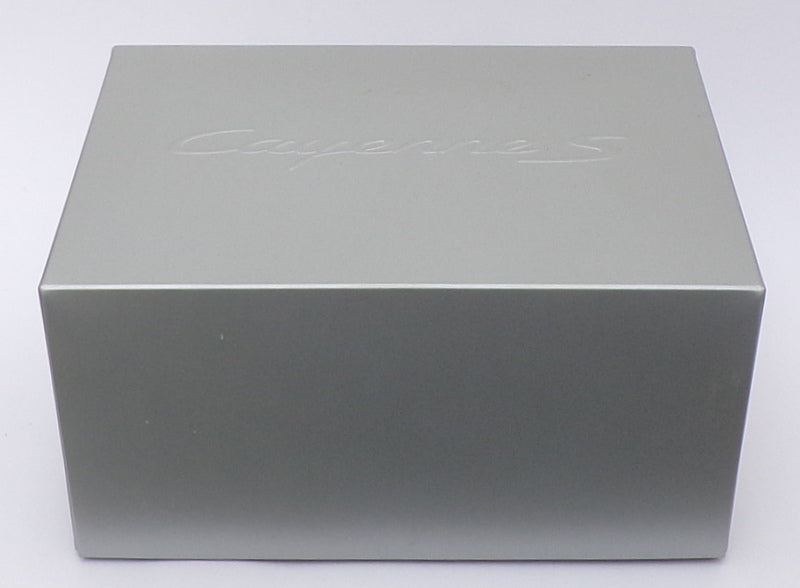 Minichamps 1/43 Scale Model Car 8620B - Porsche Cayenne S - Blue