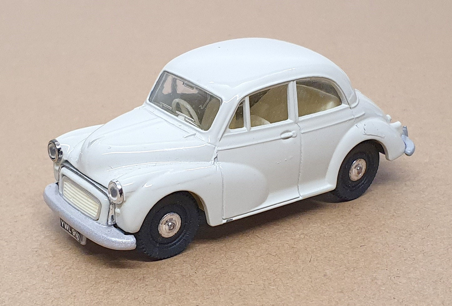 Corgi 1/43 Scale Diecast CG161B - Morris Minor - Off White