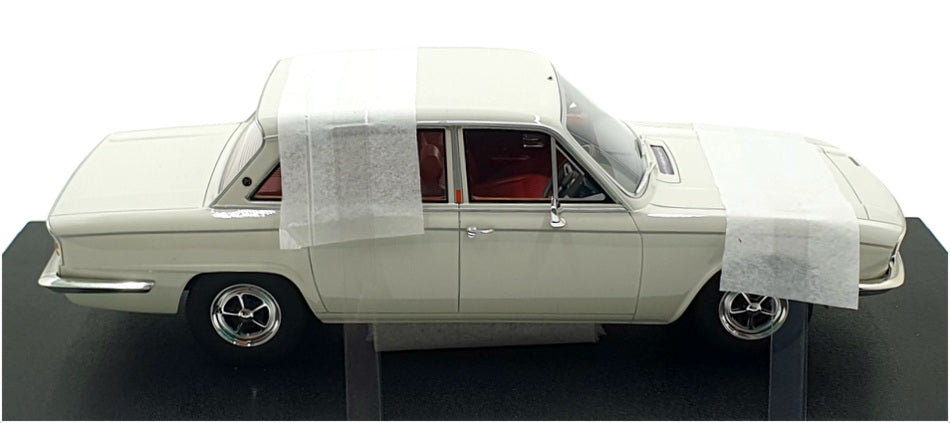 Cult Models 1/18 Scale CML188-1 - 1969-77 Triumph 2500 PI - White