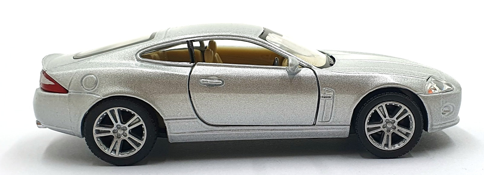 Kinsmart 1/38 Scale Pull Back & Go KT5321D - Jaguar XK Coupe - Silver