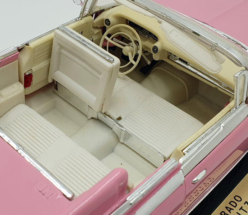 Maisto 1/18 Scale 31813 - 1959 Cadillac Eldorado Biarritz - Pink