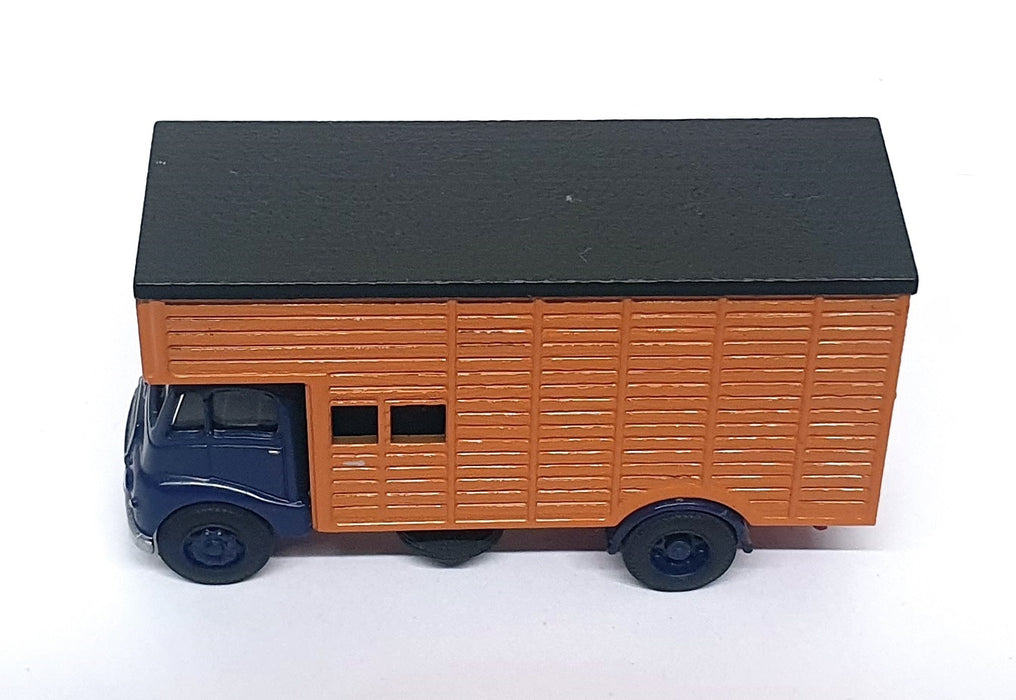 Base Toys 1/76 Scale GW-X10 - Guy Warrior Horsebox Truck - Blue/Tan