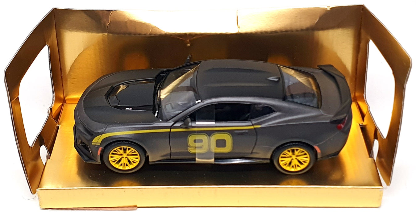 Motor Max 1/24 Scale 79510 - 2017 Chevrolet Camaro ZL1 #90 - Grey