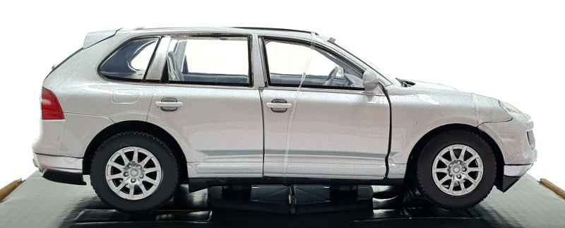 Motor Max 1/24 Scale 73344 - Porsche Cayenne - Silver