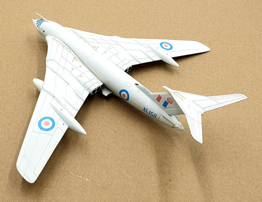Corgi 1/144 Scale Diecast 48702 - HP Victor MK2 RAF All White Anti Flash Finish