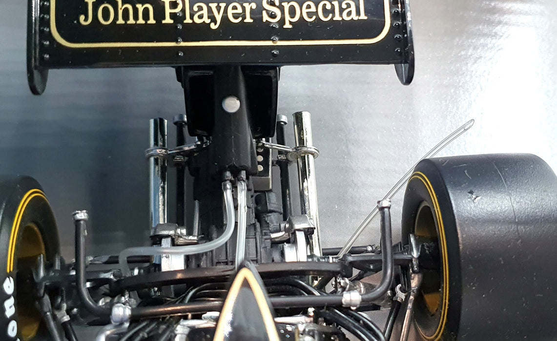 Quartzo 1/18 Scale Diecast Q9007 - Lotus 72D JPS Winner British GP 72 Fittipaldi