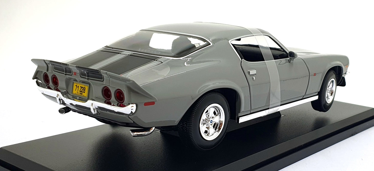 Maisto 1/18 Scale Diecast 46629 - 1971 Chevrolet Camaro - Grey