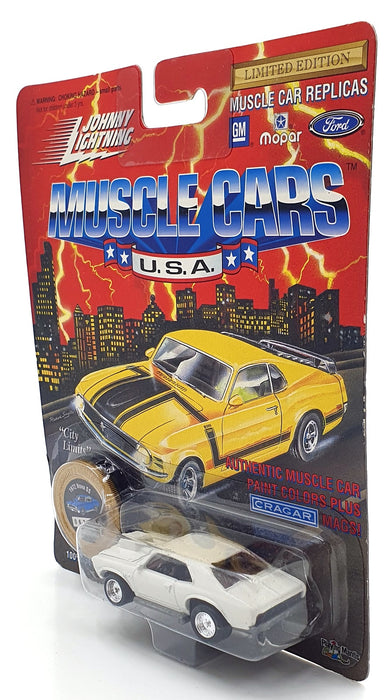 Johnny Lightning 1/64 Scale 200-200 Muscle Cars USA 1972 Chevrolet Nova SS White