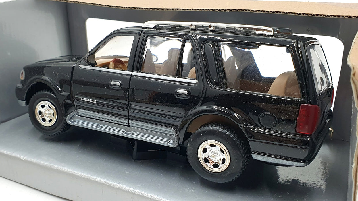 Redbox 1/24 Scale Diecast 68029 - 1998 Lincoln Navigator - Black