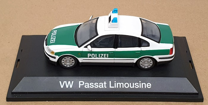 Schuco 1/43 Scale 04405 - VW Passat Limousine Polizei - White/Green