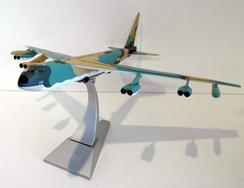 Corgi 1/144 Scale AA33505 Boeing B-52F Stratofortress 328BS 93BW 1971