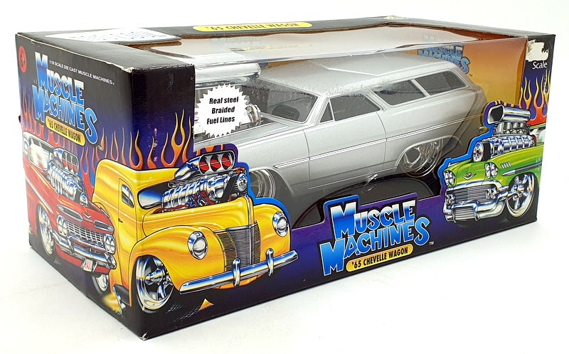 Muscle Machine 1/18 Scale Diecast 71166 - 1965 Chevrolet Chevelle Wagon - Silver