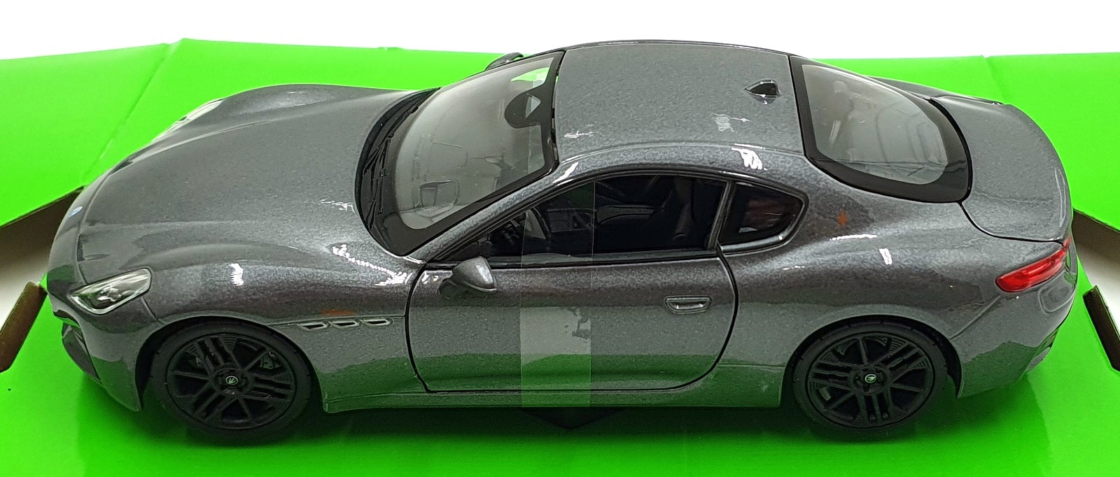 Welly NEX 1/24 Scale Diecast 24125W-SG - Maserati Granturismo Flogore Dark Grey