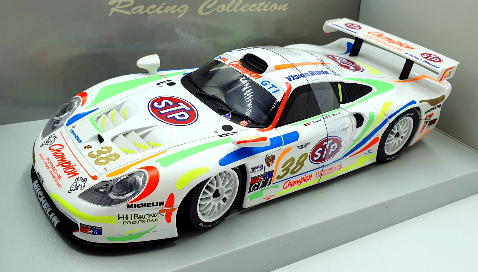 UT 1/18 Scale Diecast 39817 - 1998 Porsche 911 GT1 J. Boutsen/R. Kelleners STP