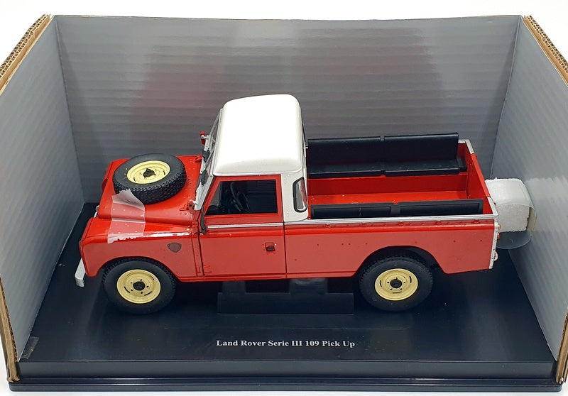 Eagle Universal Hobbies 1/18 Scale 4405 - Land Rover S III 109 Pick Up Red/White