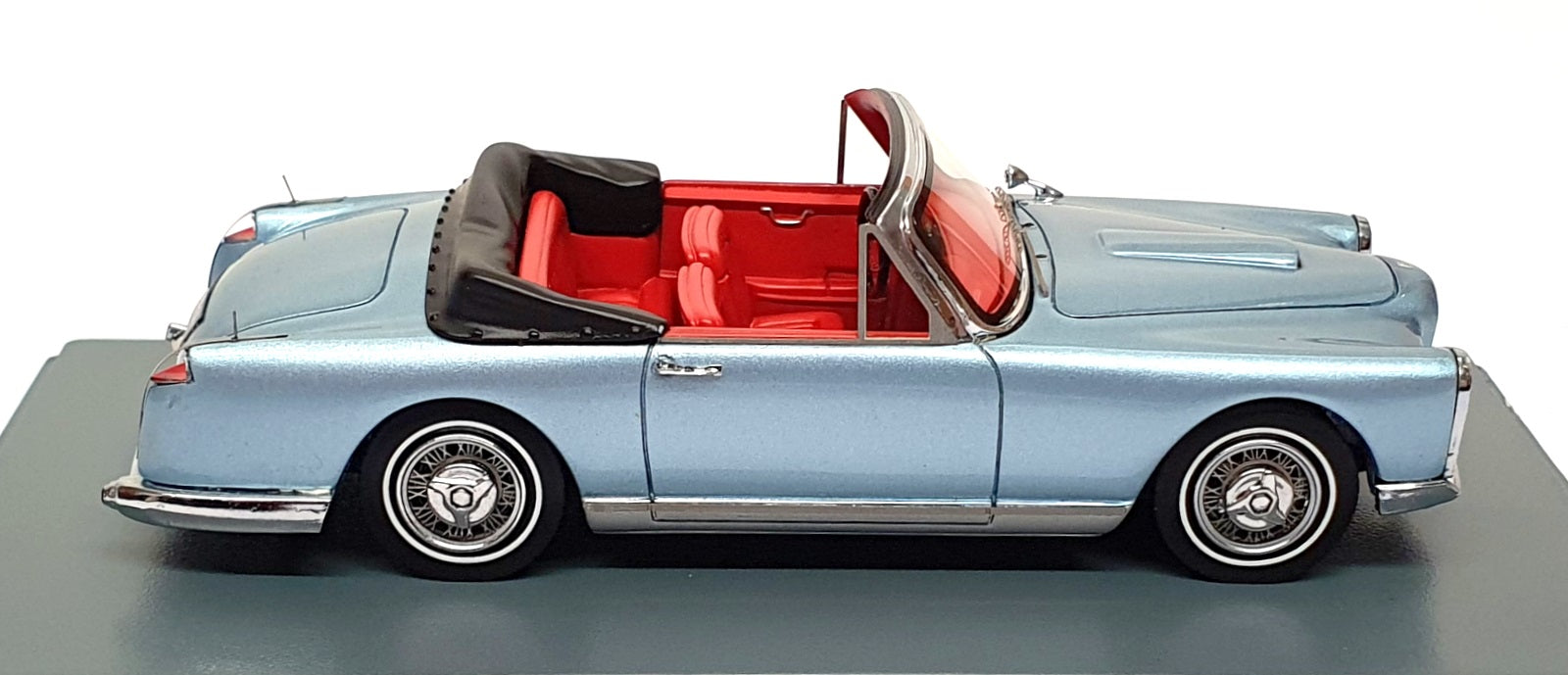 Neo 1/43 Scale NEO43405 - Facel Vega FV1b Convertible - Met. Lt. Blue