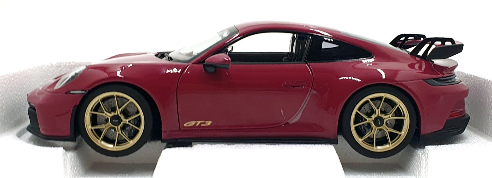 Norev 1/18 Scale Diecast 187381 - 2021 Porsche 911 GT3 - Sternrubin Neo