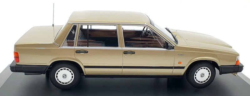 Minichamps 1/18 Scale Diecast 155 171700 - Volvo 740 GL 1986 - Gold