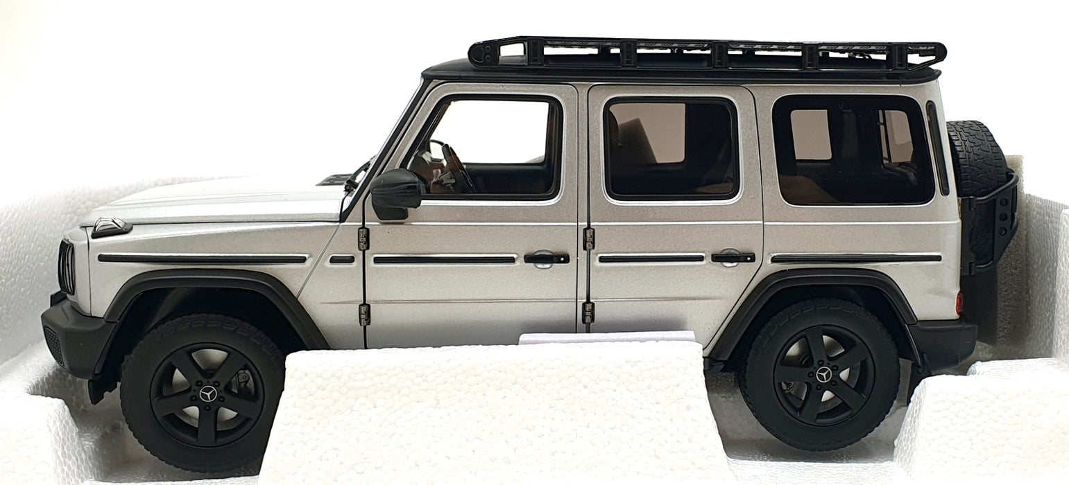 Norev 1/18 Scale Diecast 183030 - 2024 Mercedes-Benz G Class Professional