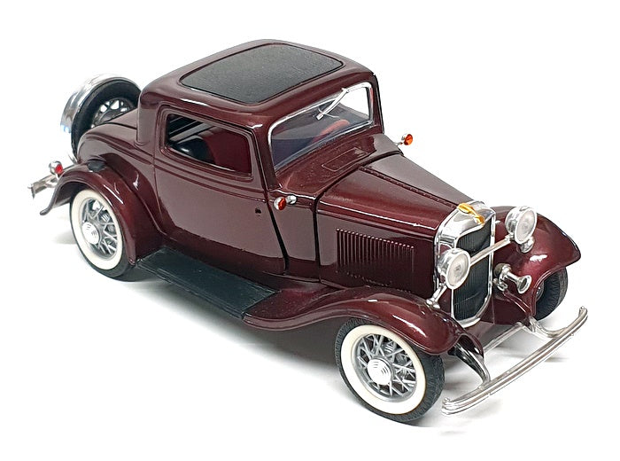 Road Signature 1/18 Scale 2625J - 1932 Ford 3-Window Coupe - Maroon