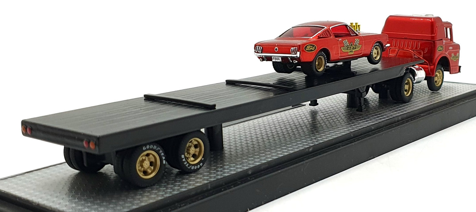 Castline M2 Machines 1/64 Scale R21 '66 Ford C-600/1966 Ford Mustang Fastback