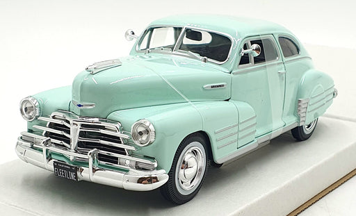 Maisto 1/25 Scale Diecast 32921 - 1948 Chevrolet Fleetline Aerosedan Mint Green