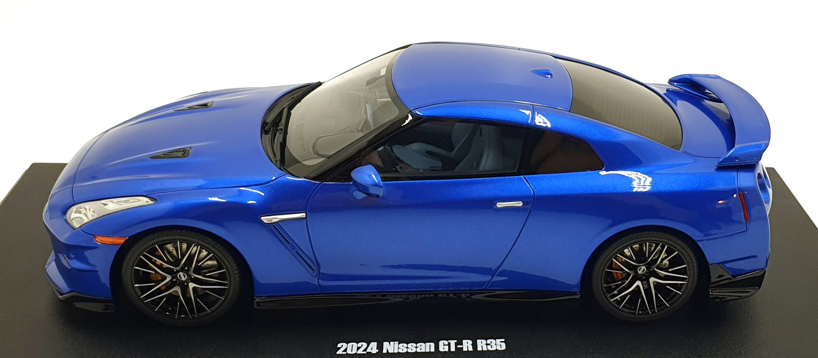 GT Spirit 1/18 Scale Resin GT521 - 2024 Nissan GT-RR35 - Blue