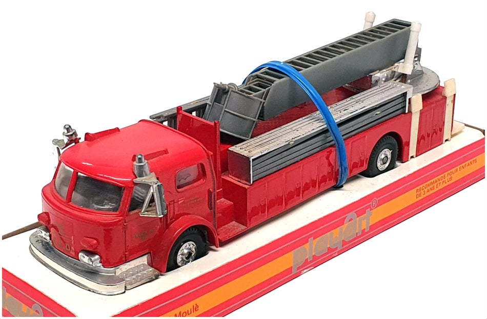 Model Power Playart 24523A - American LaFrance Fire Engine Baltimore - Red
