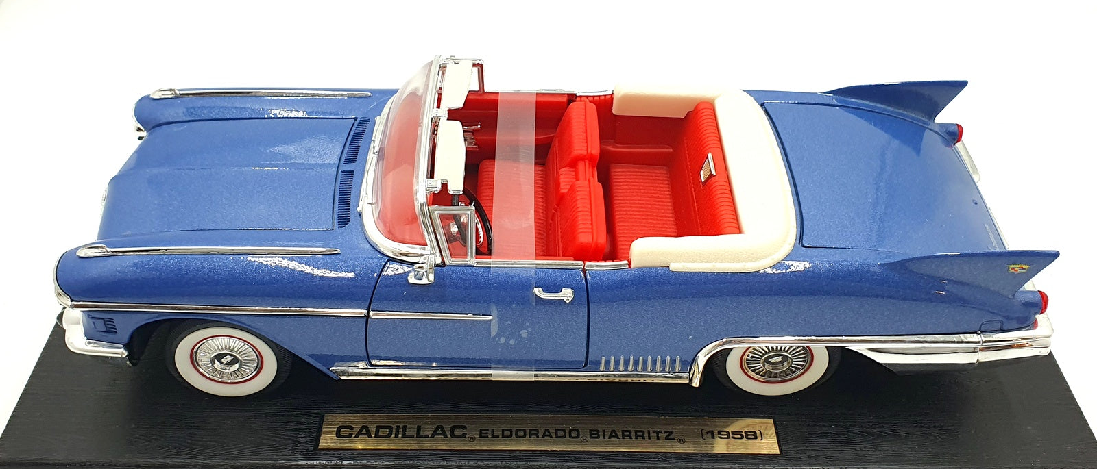 Road Signature 1/18 Scale Diecast 92158 - 1958 Cadillac Eldorado Biarritz - Blue
