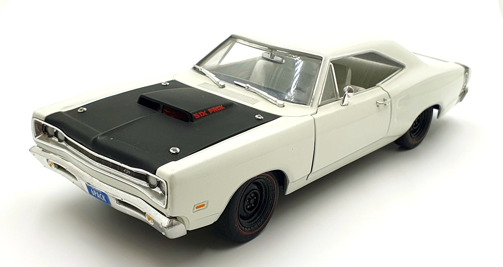 Ertl 1/18 Scale Diecast 15126C - Dodge Super Bee Six Pack - White/Black