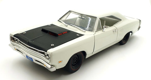 Ertl 1/18 Scale Diecast 15126C - Dodge Super Bee Six Pack - White/Black