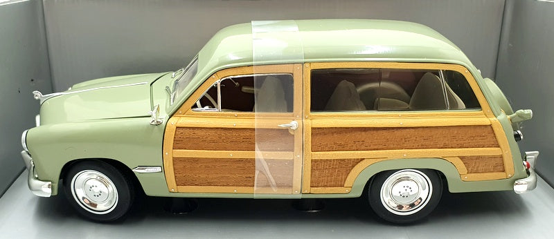 Motorcity Classics 1/18 Scale Diecast 30001 1949 Ford Woody Wagon Light Green