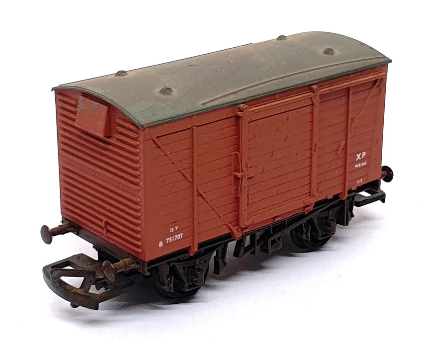 Bachmann OO 1/76 Scale 37-802B - 12T Ventilated Van BR Bauxite (Early)