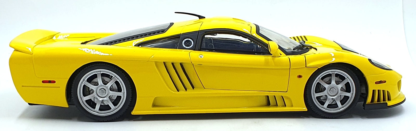 Motor Max 1/12 Scale  Diecast 73005 - Saleen S7 Twin Turbo - Yellow