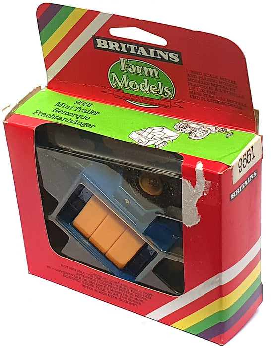 Britains Farm 1/32 Scale 9551 - Mini Trailer With Bales - Blue