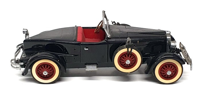 Danbury Mint 1/24 Scale 12425G - 1927 Stutz Black Hawk - Black