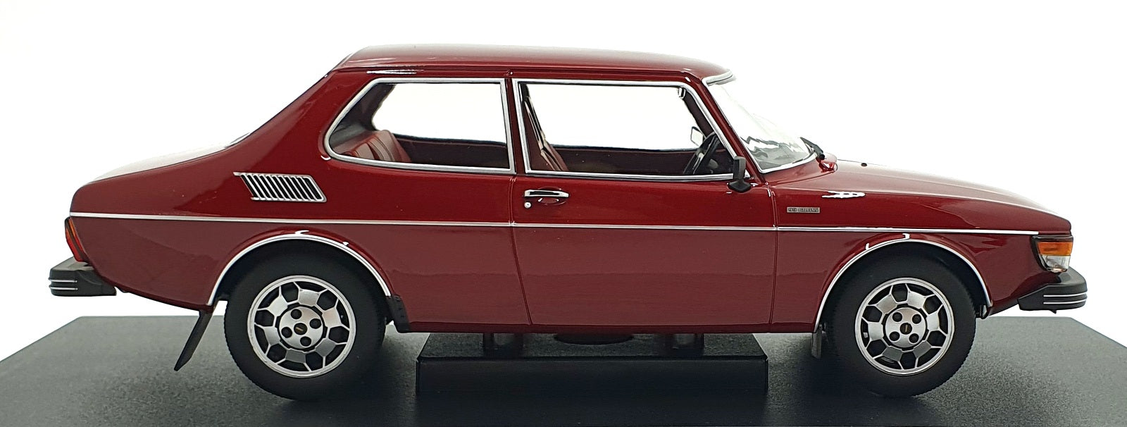 MCG 1/18 Scale Diecast MCG18441 - Saab 99 - Met. Red 