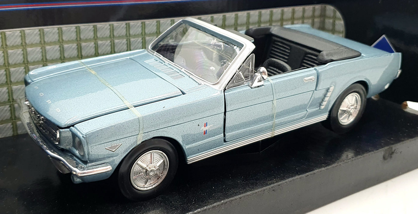 Motor Max 1/24 Scale 73200AC - 1964 1/2 Ford Mustang - Met Light Blue