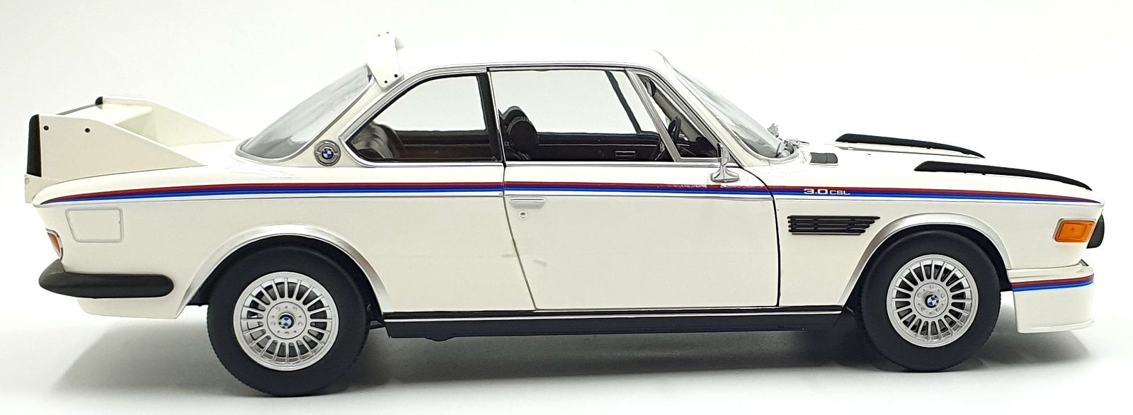 KK Scale 1/12 Scale KKDC120232 - 1973 BMW 3.0 CSL E9 - White
