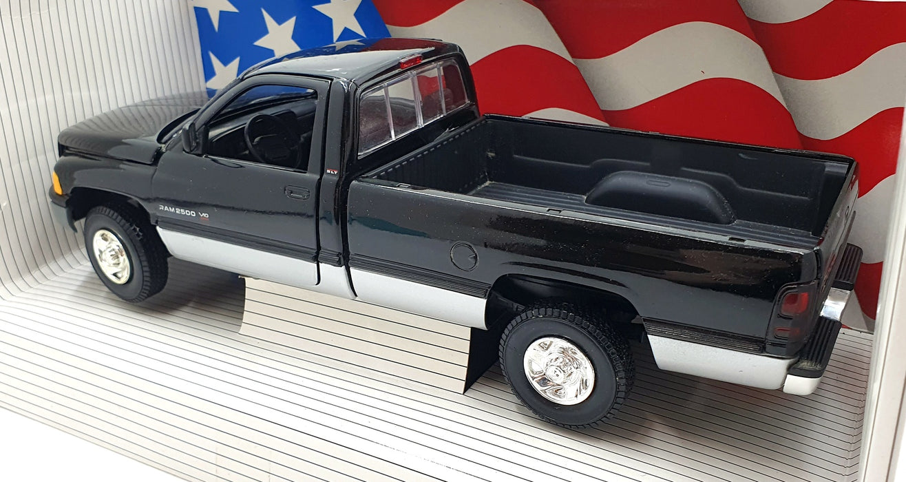 Ertl 1/18 Scale Diecast 7333 - 1995 Dodge Ram 2500 SLT - Black/Silver