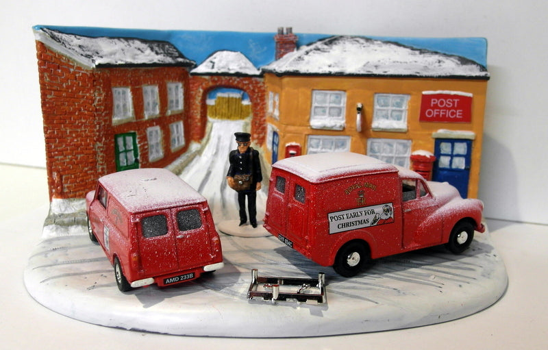 Vanguards 1/43 Scale GD1002 - Morris Minor Van & Mini Van Royal Mail Diorama