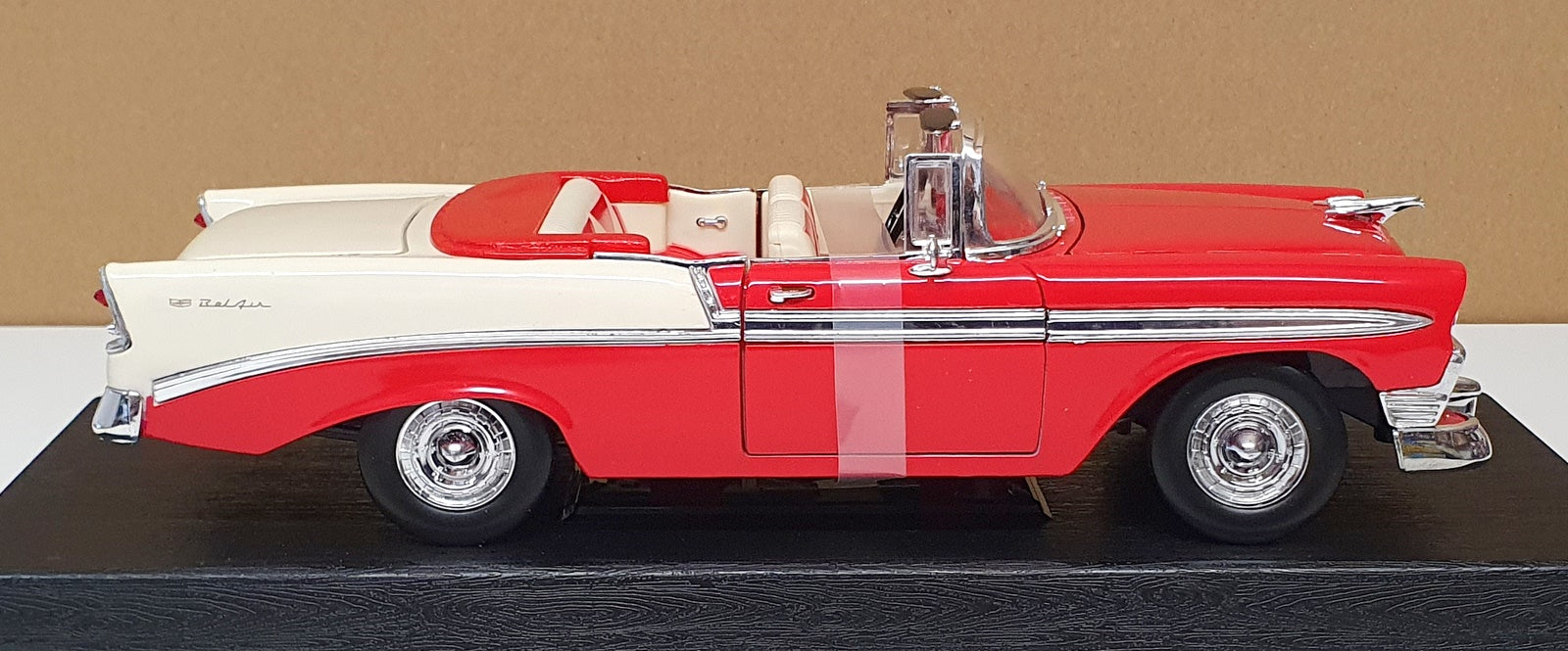 Timeless Classics 1/18 Scale 92108 - 1956 Chevrolet Bel Air - Red/White
