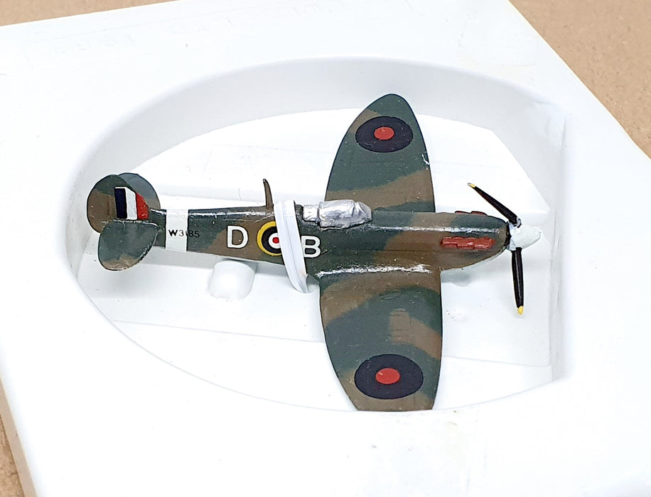 Ellwes Icarus Diecast Military Aircraft 102 - Spitfire MkVa (Bader)