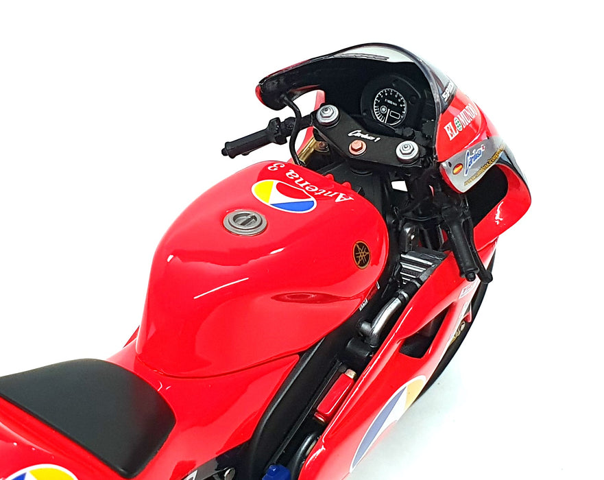 Minichamps 1/12 Scale 122 016310 - Yamaha YZR 500 #10 500cc GP 2001 Cardoso