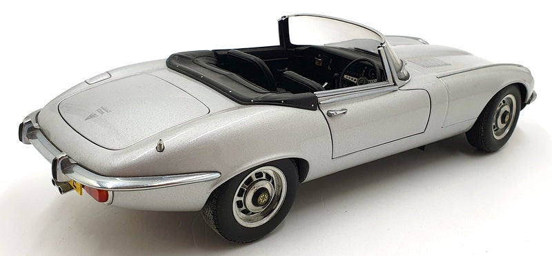 Autoart 1/18 scale 73521 - Jaguar E-Type Roadster series 3 V12 - Silver