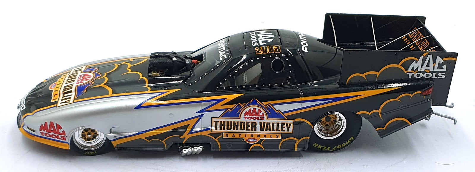 Action 1/24 Scale 104134 - Pontiac Funny Car Dragster Thunder Valley 2003